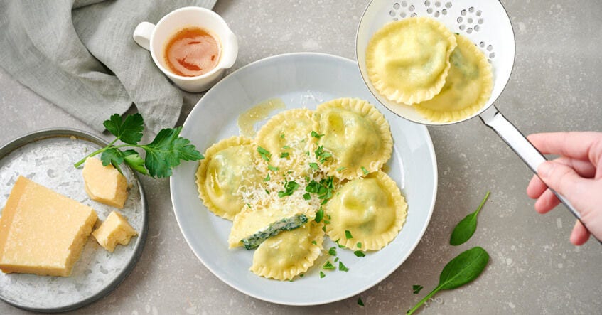 Lav din egen spinat ricotta ravioli: Enkel opskrift