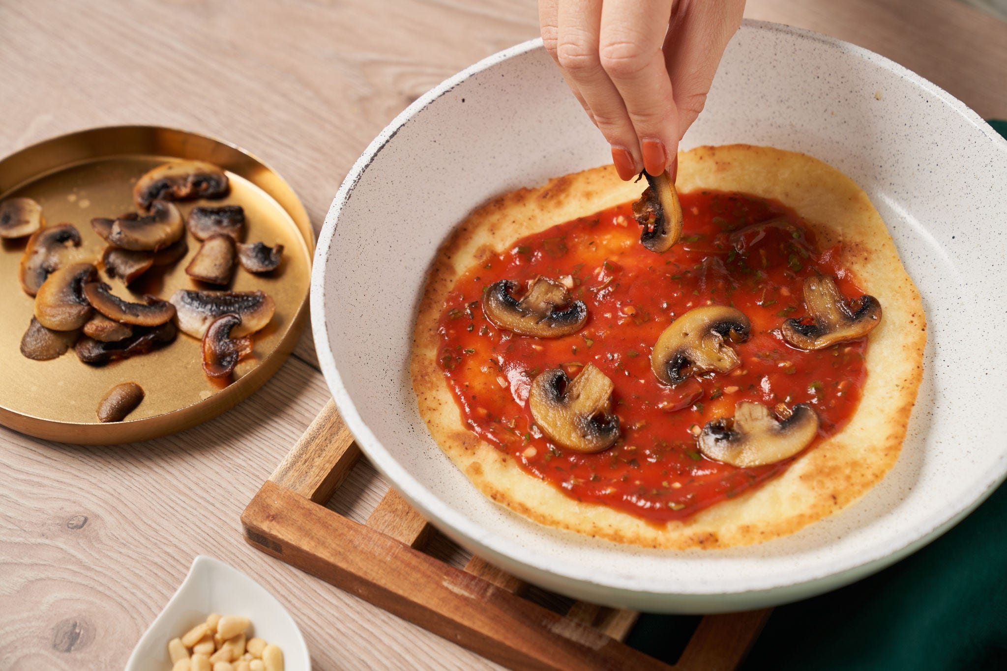 Pizza fra panden – sprød nydelse uden ovn