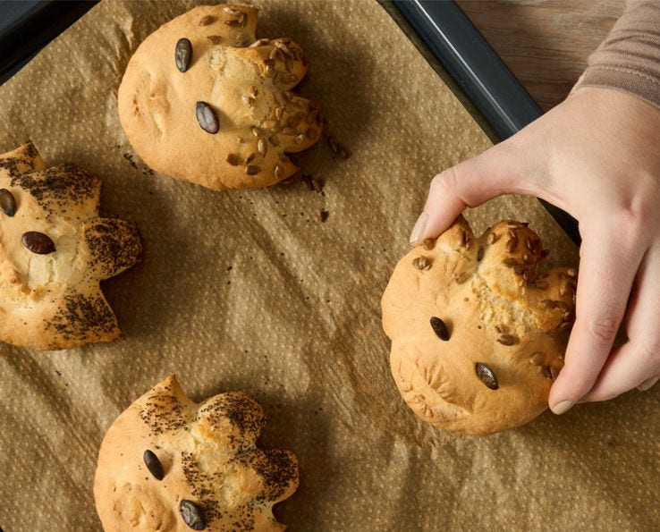 Bagning af brødhoveder – kreative boller til madpakken