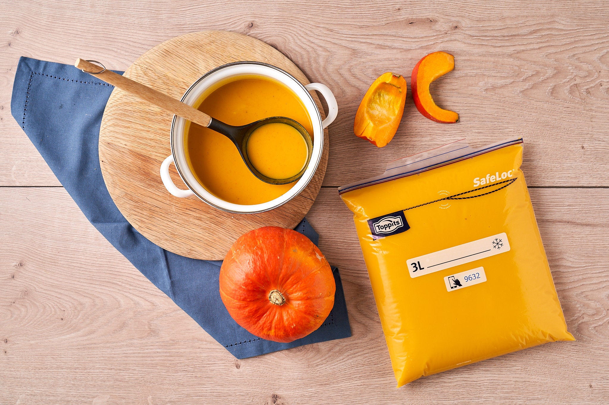 Græskarsuppe med et twist – efterårsagtig, cremet og raffineret krydret