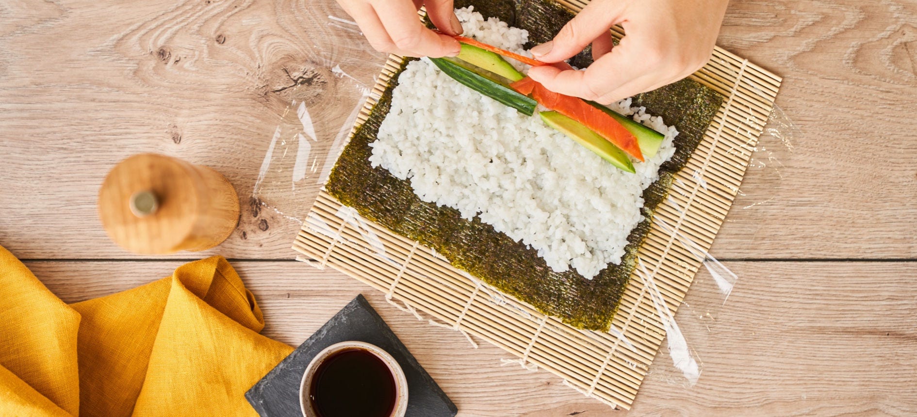 Lav din egen sushi: Sådan laver du makiruller og meget mere!