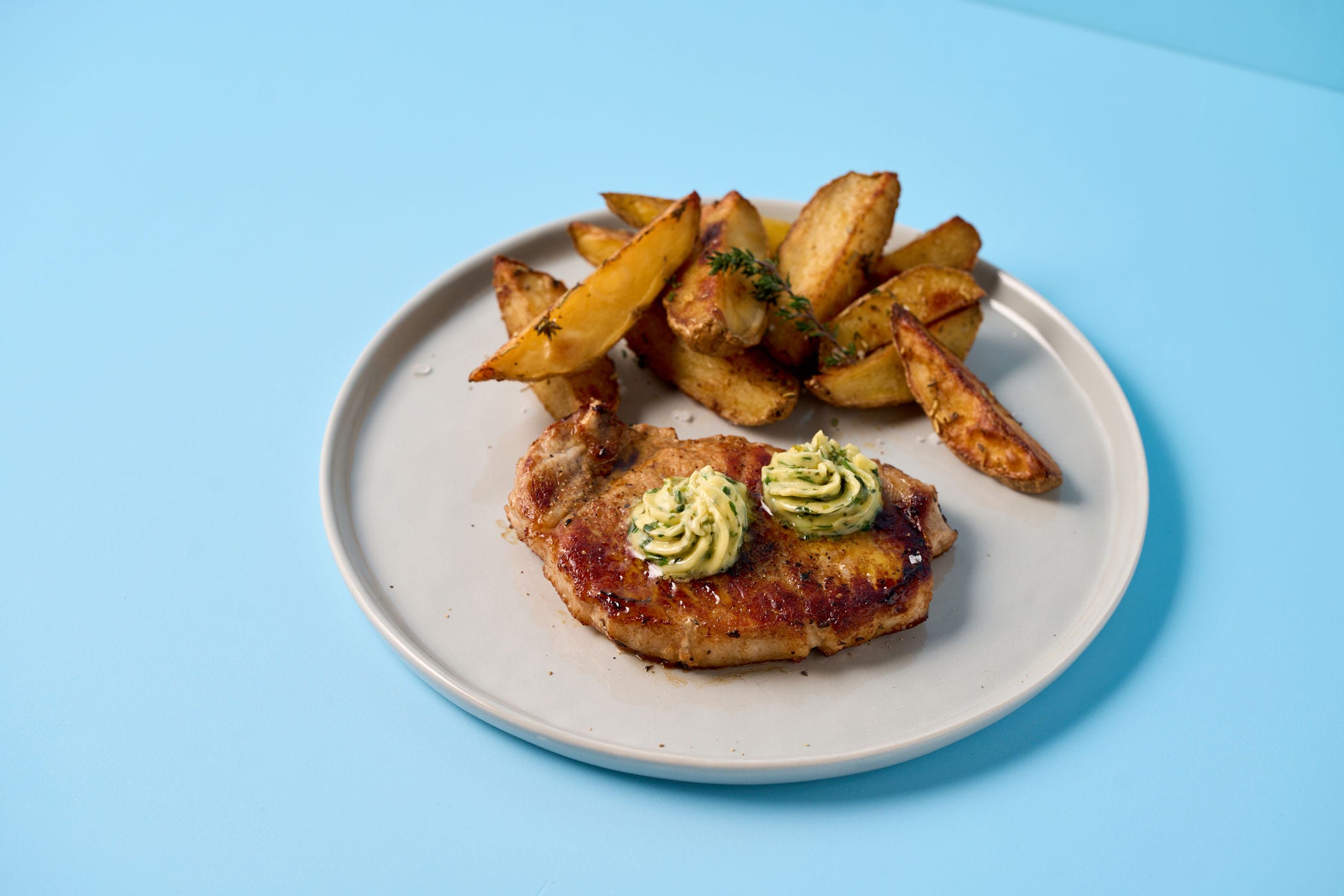 Frysning af urtesmør: På denne måde holder det sig frisk længere!