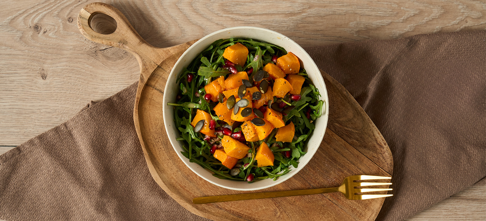 Efterårssalat med ovngræskar – sprød, nærende og fuld af aroma