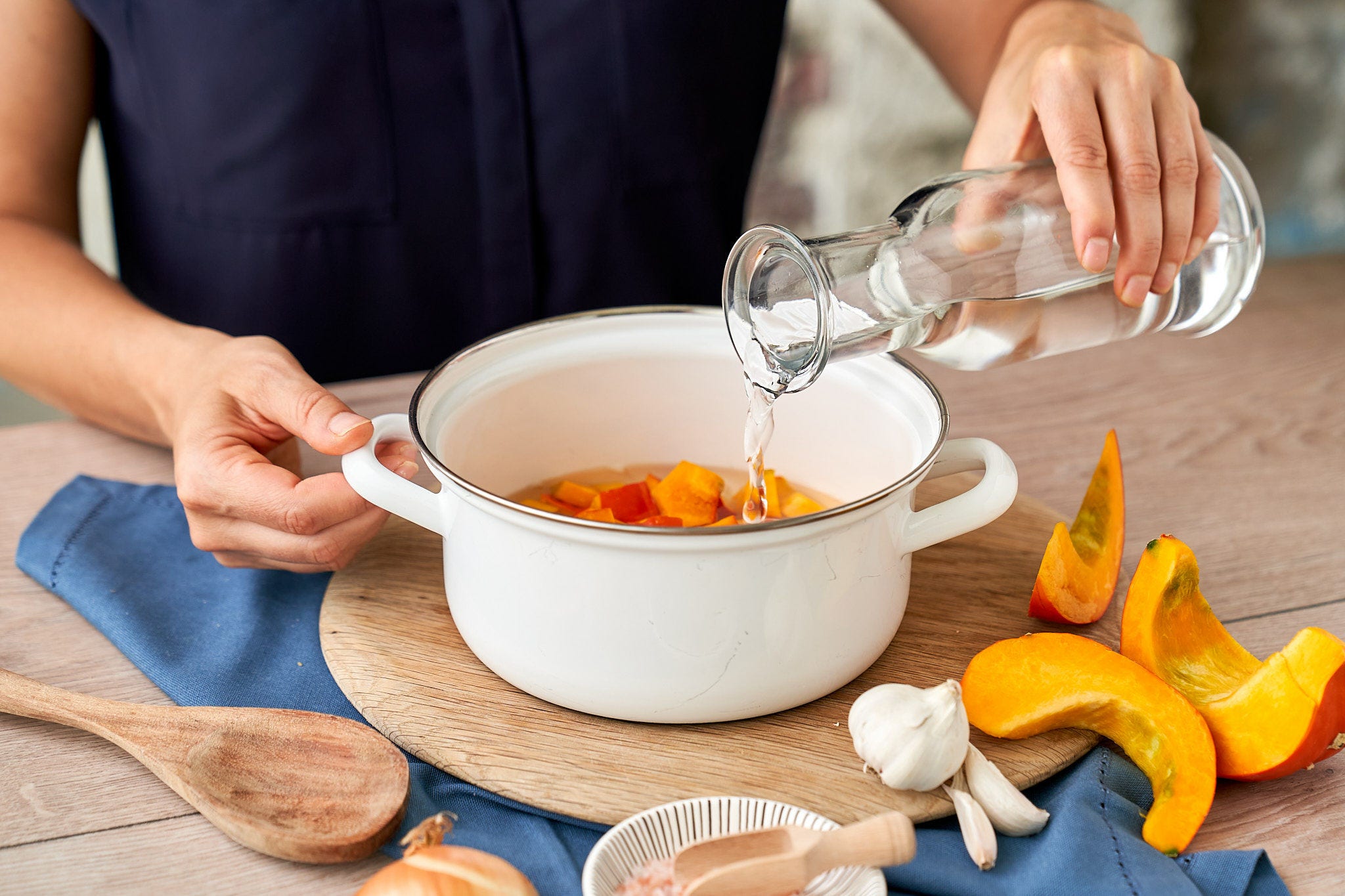 Græskarsuppe med et twist – efterårsagtig, cremet og raffineret krydret