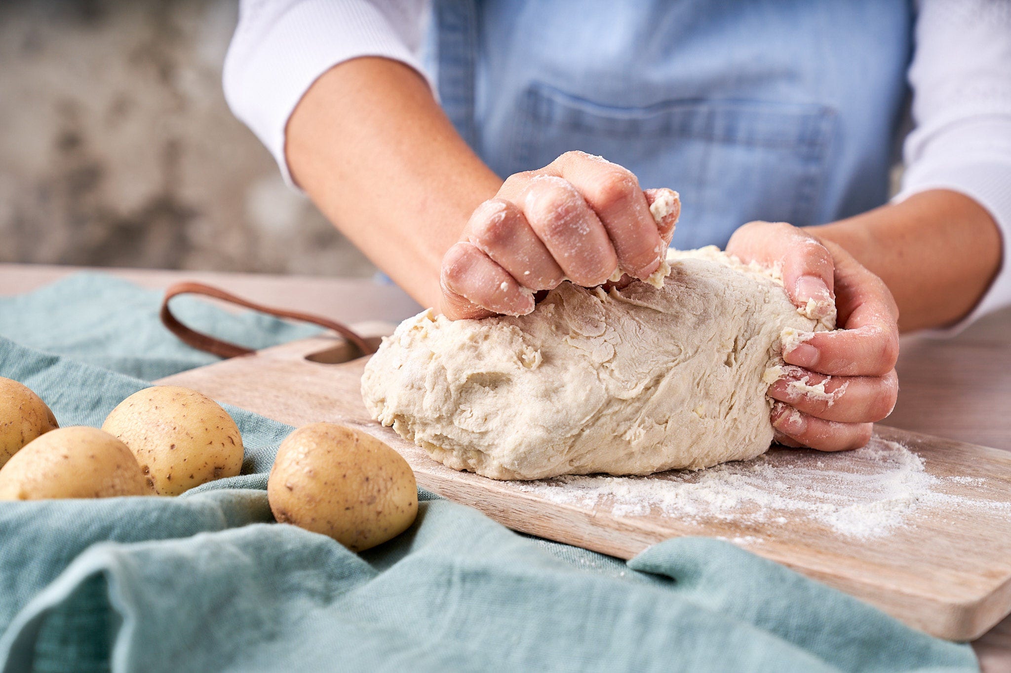 Sådan bages saftigt kartoffelbrød: Brug kogte kartofler