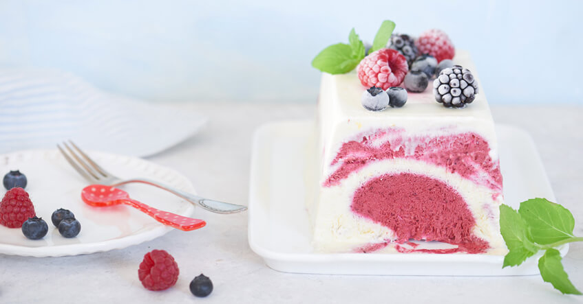 Frugtig bærparfait – cremet dessert simpelthen hjemmelavet