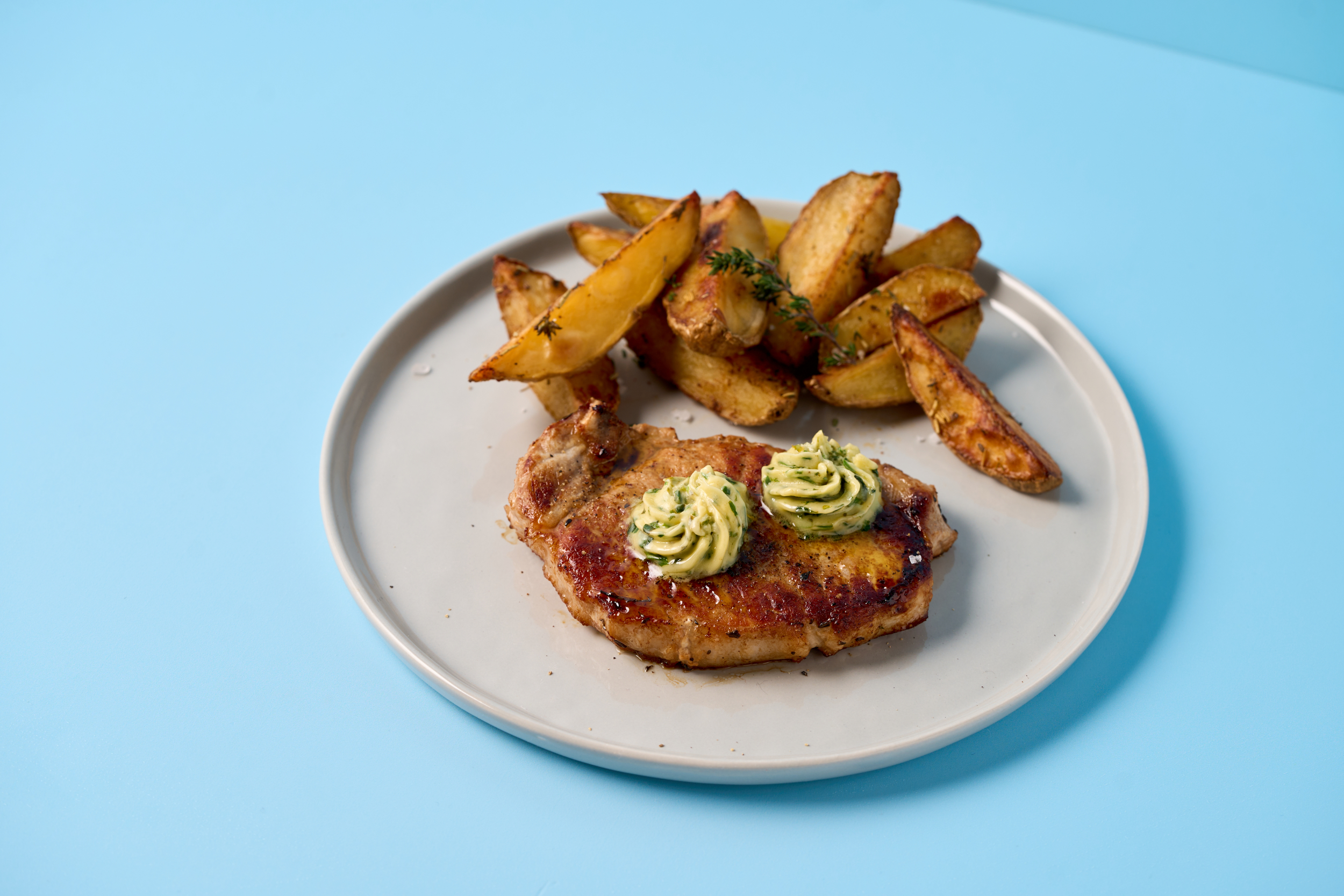 Frysning af urtesmør: På denne måde holder det sig frisk længere!