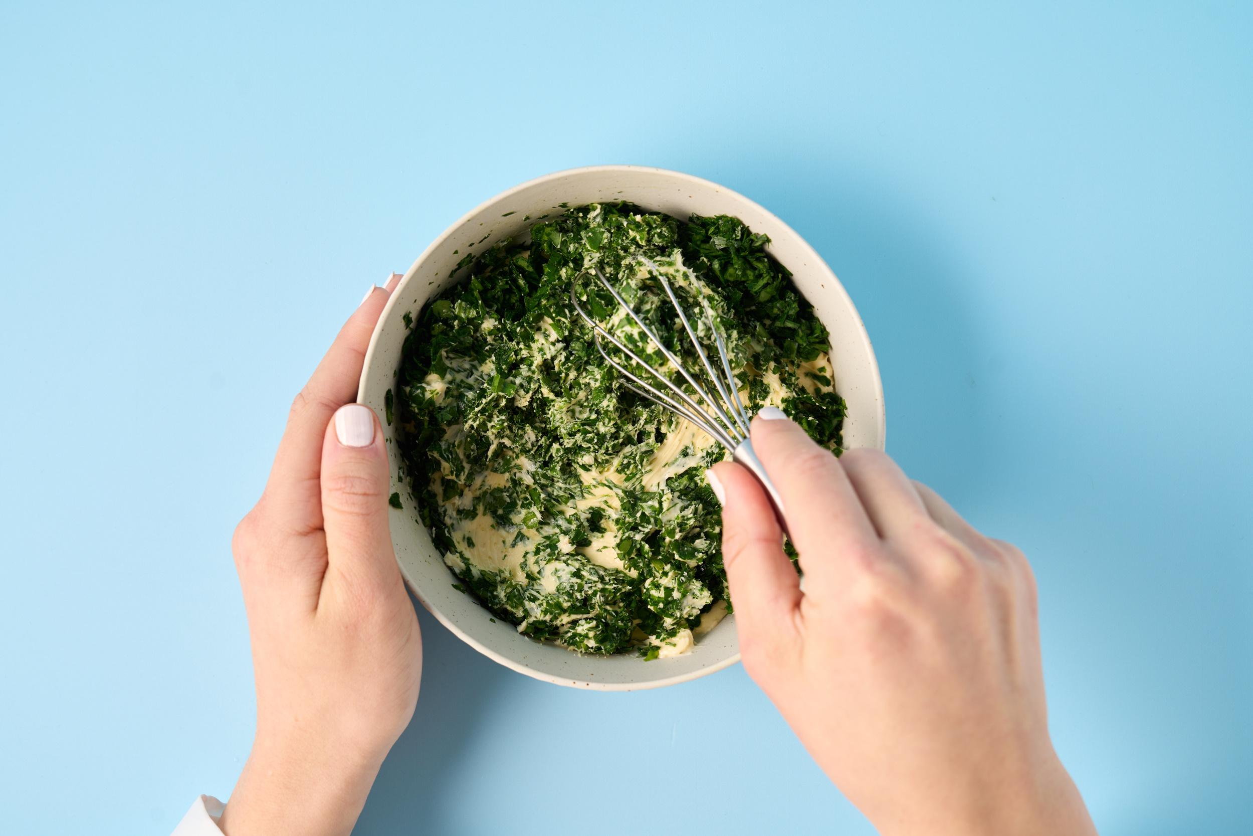 Frysning af urtesmør: På denne måde holder det sig frisk længere!